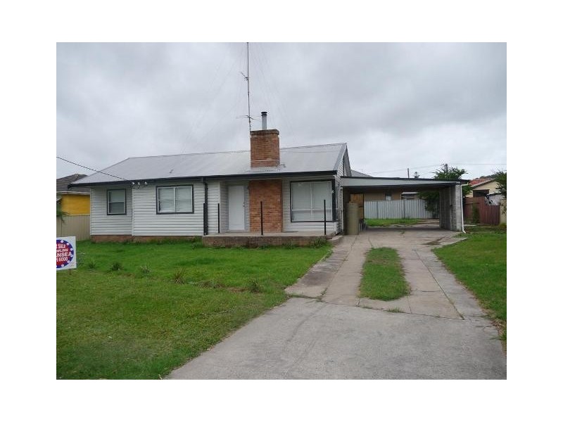 8 Yorston Street, Warners Bay NSW 2282