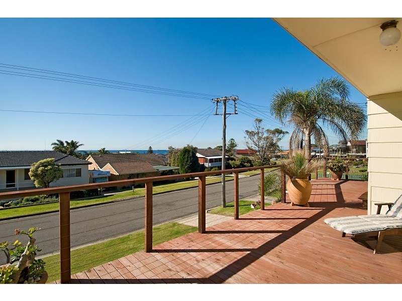 Caves Beach NSW 2281