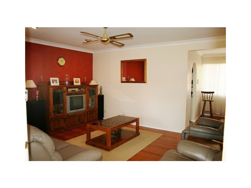 2 Macquarie Grove, Caves Beach NSW 2281
