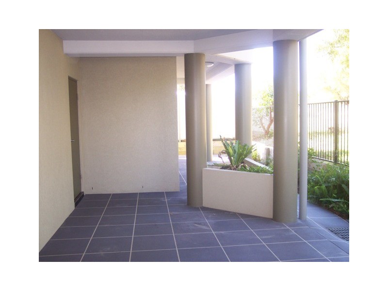 1/40 Oceanside Drive, Caves Beach NSW 2281