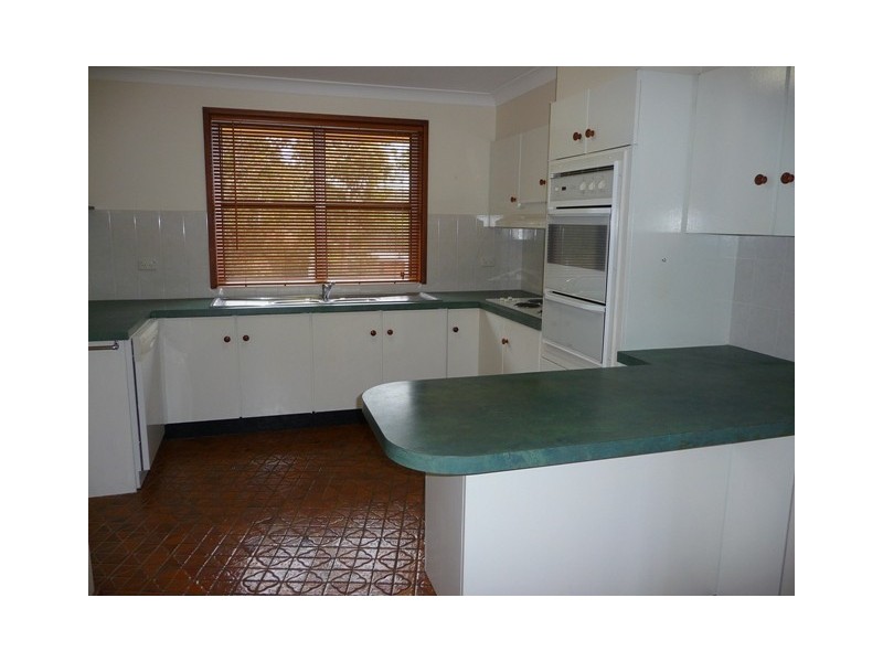 50 Park Ave, Caves Beach NSW 2281