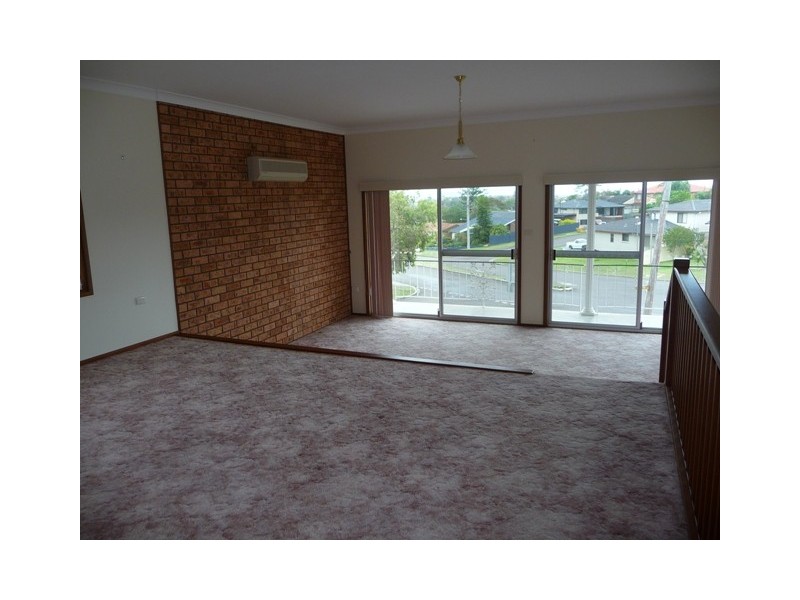 50 Park Ave, Caves Beach NSW 2281