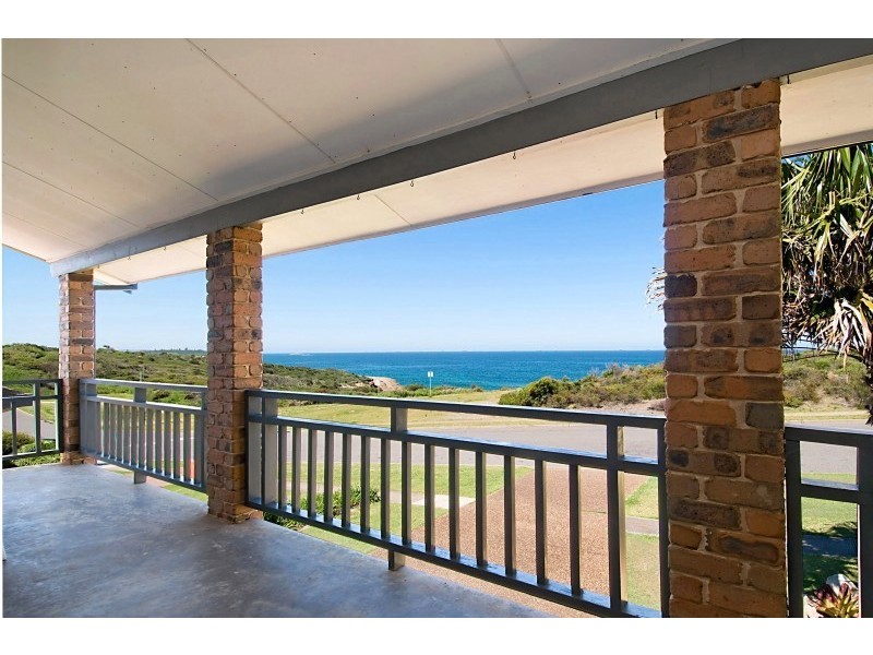 Caves Beach NSW 2281