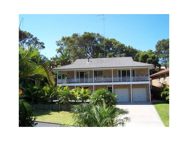 28 Copper Valley Close, Caves Beach NSW 2281