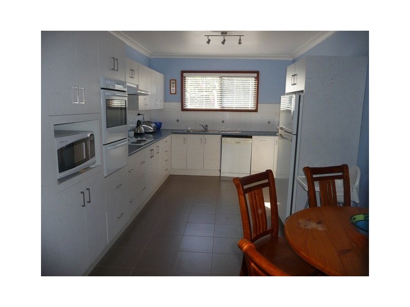 56 Lakeview Parade, Pelican NSW 2281