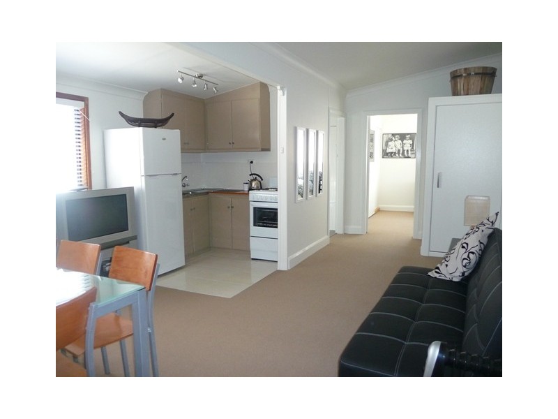 56 Lakeview Parade, Pelican NSW 2281