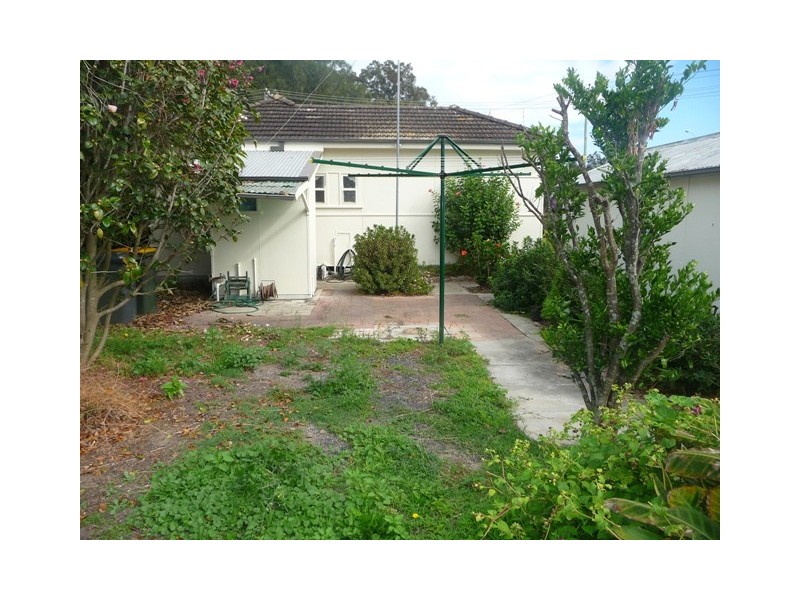 4 Park Parade, Blacksmiths NSW 2281