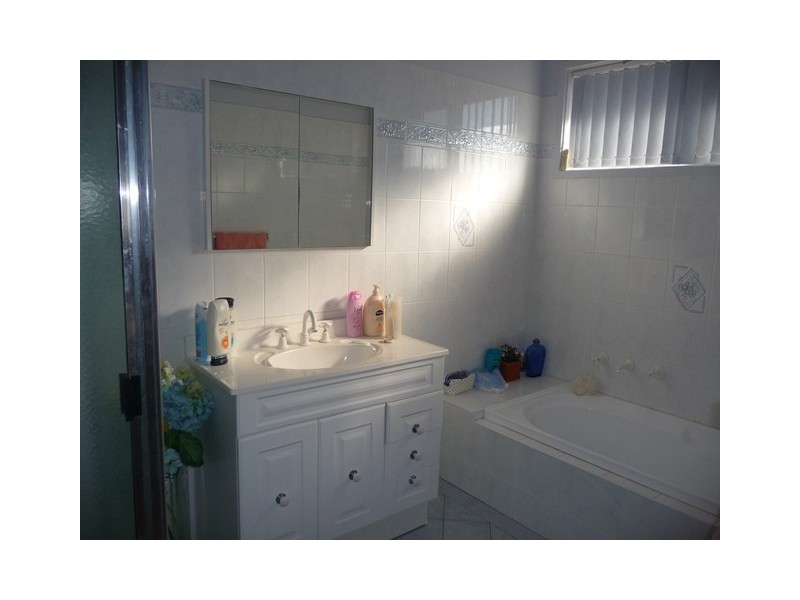 73 Macquarie Grove, Caves Beach NSW 2281