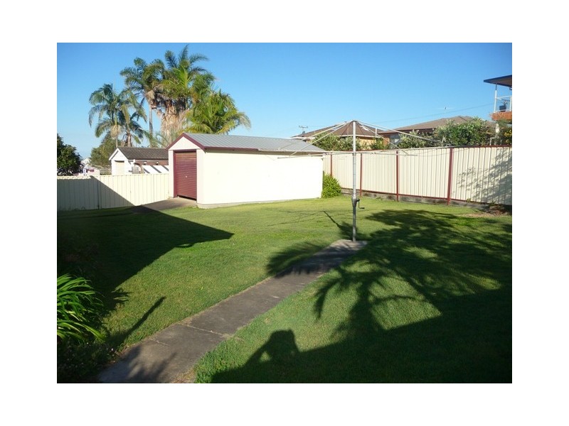 73 Macquarie Grove, Caves Beach NSW 2281