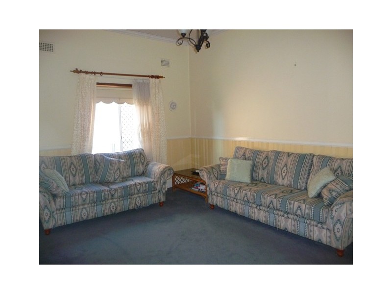 8 Fifth Street, Cardiff NSW 2285