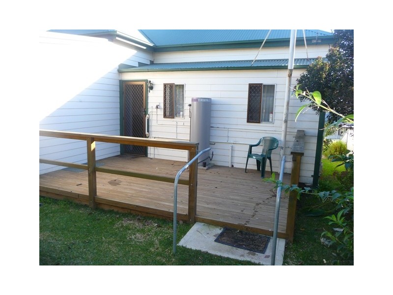 8 Fifth Street, Cardiff NSW 2285