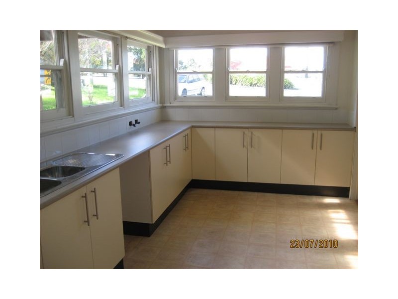 264 Lake Road, Glendale NSW 2285