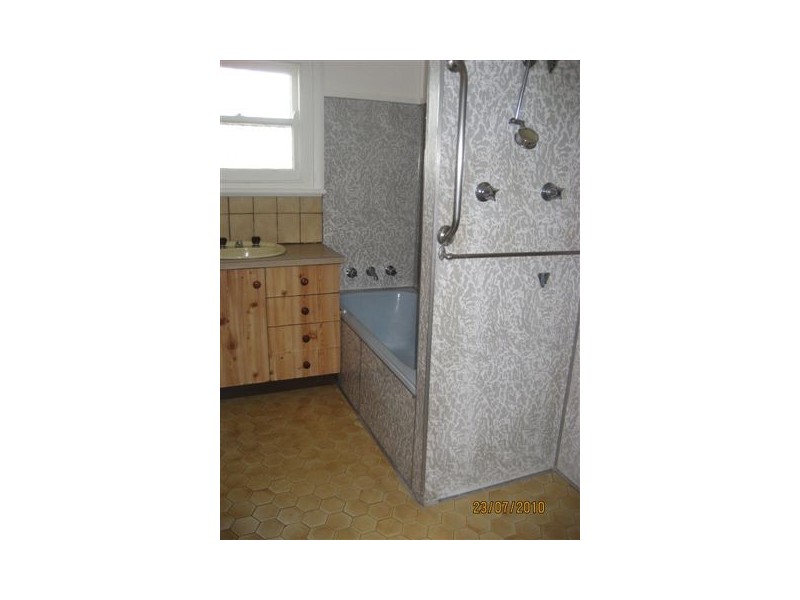 264 Lake Road, Glendale NSW 2285