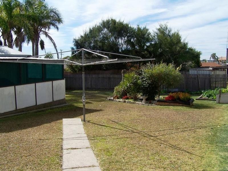 45 Macquarie Grove, Caves Beach NSW 2281