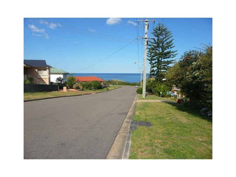 58 Ocean View Parade, Caves Beach NSW 2281