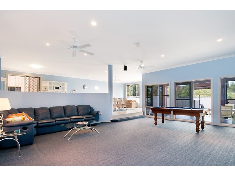 2 Brigantine Place, Caves Beach NSW 2281