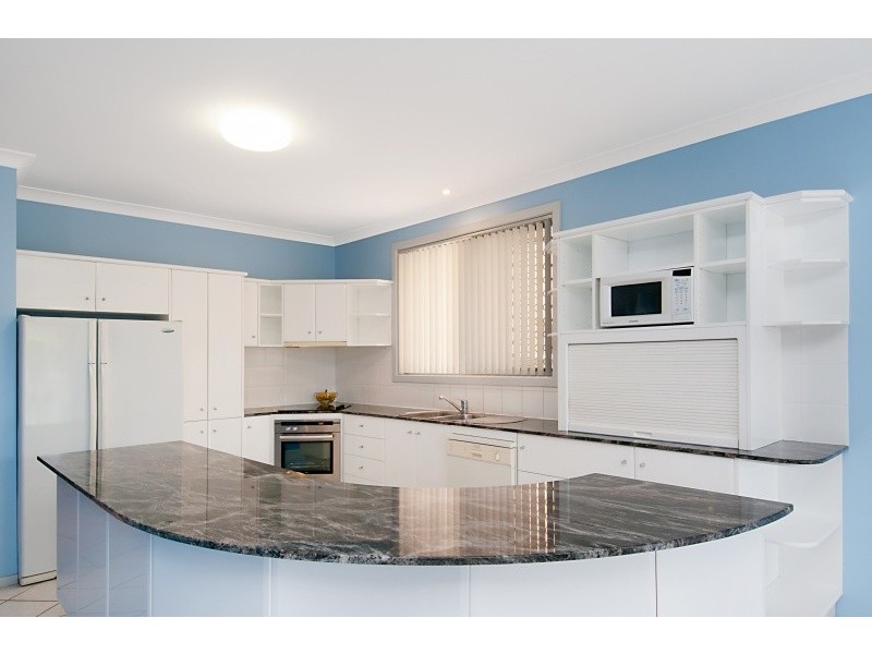 2 Brigantine Place, Caves Beach NSW 2281