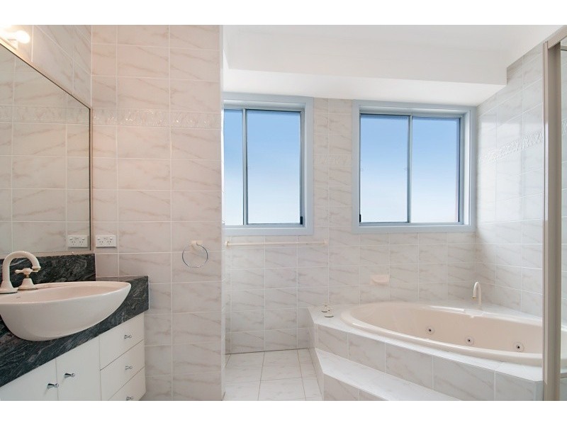 2 Brigantine Place, Caves Beach NSW 2281