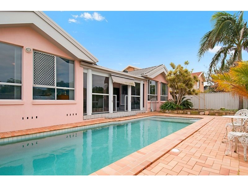 2 Brigantine Place, Caves Beach NSW 2281