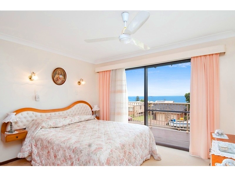 Caves Beach NSW 2281