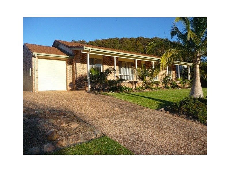 17 Silky Oak Drive, Caves Beach NSW 2281