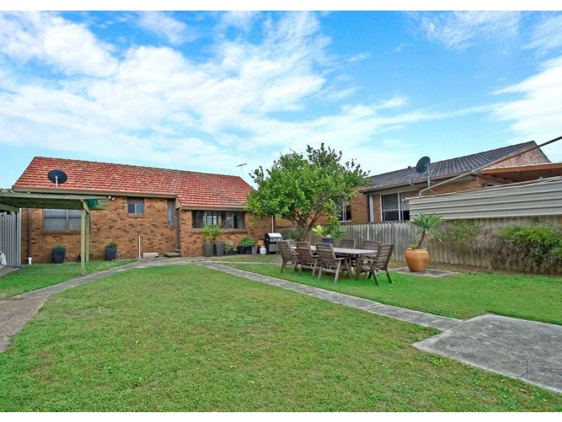Blacksmiths NSW 2281