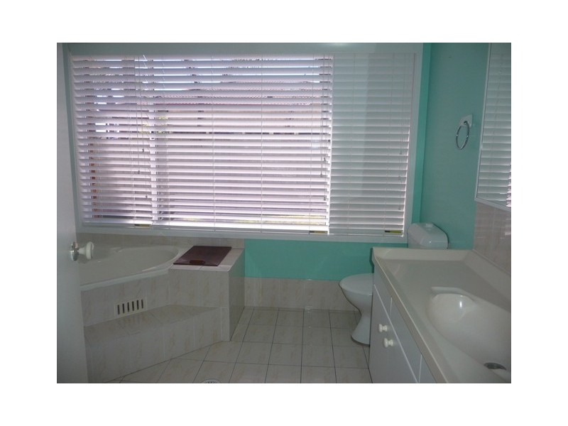 1 Cinnabar Close, Caves Beach NSW 2281