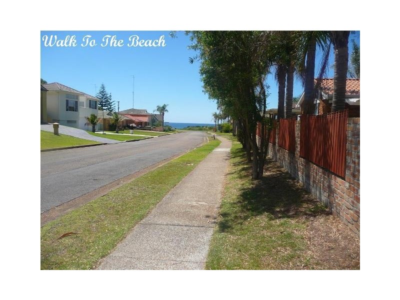 1 Cinnabar Close, Caves Beach NSW 2281