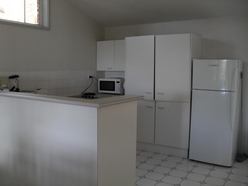 184 Caves Beach Road, Caves Beach NSW 2281