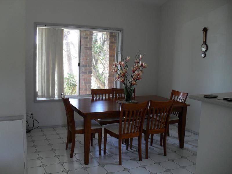 184 Caves Beach Road, Caves Beach NSW 2281