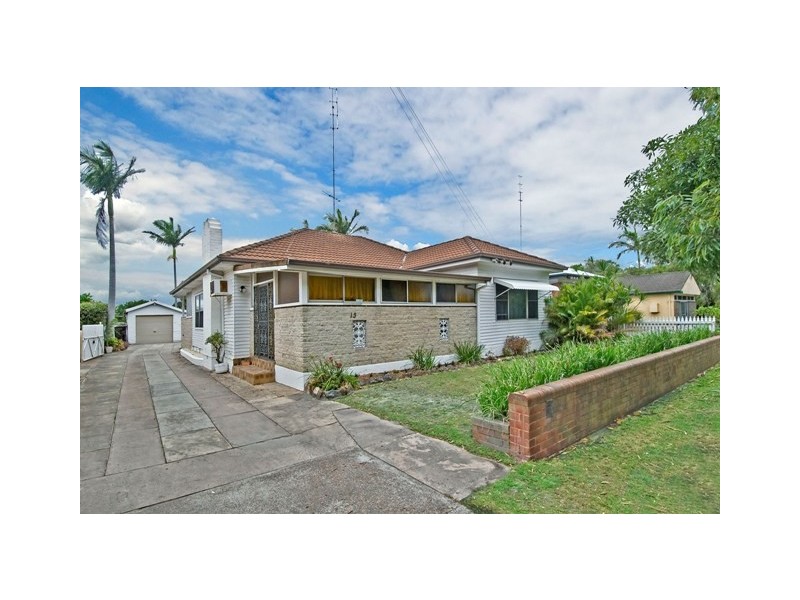 Blacksmiths NSW 2281