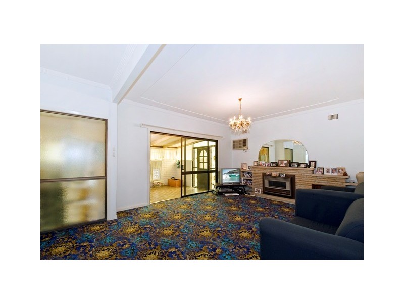 Blacksmiths NSW 2281