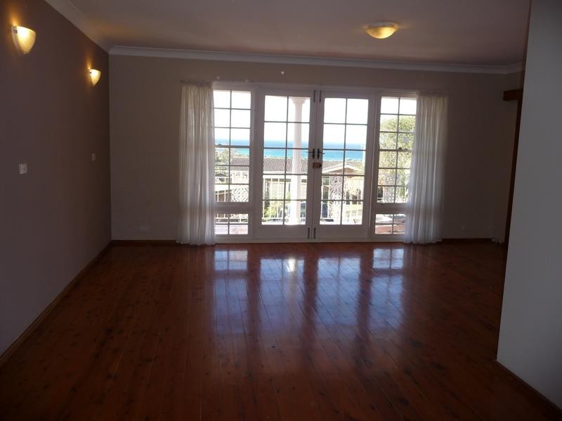 12 Scenic Drive, Caves Beach NSW 2281