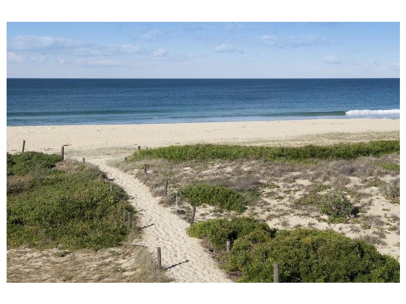 Blacksmiths NSW 2281