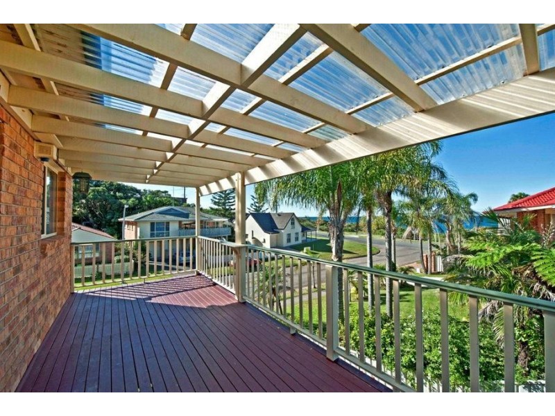Caves Beach NSW 2281