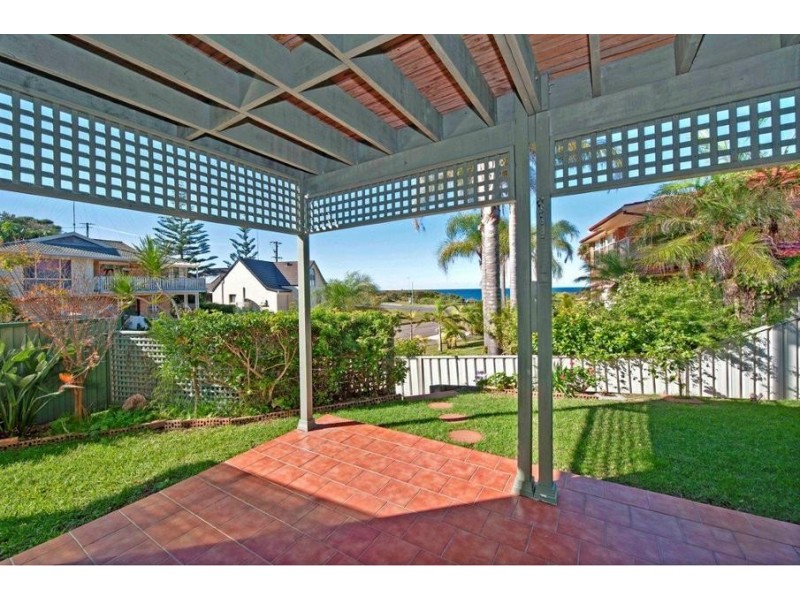 Caves Beach NSW 2281
