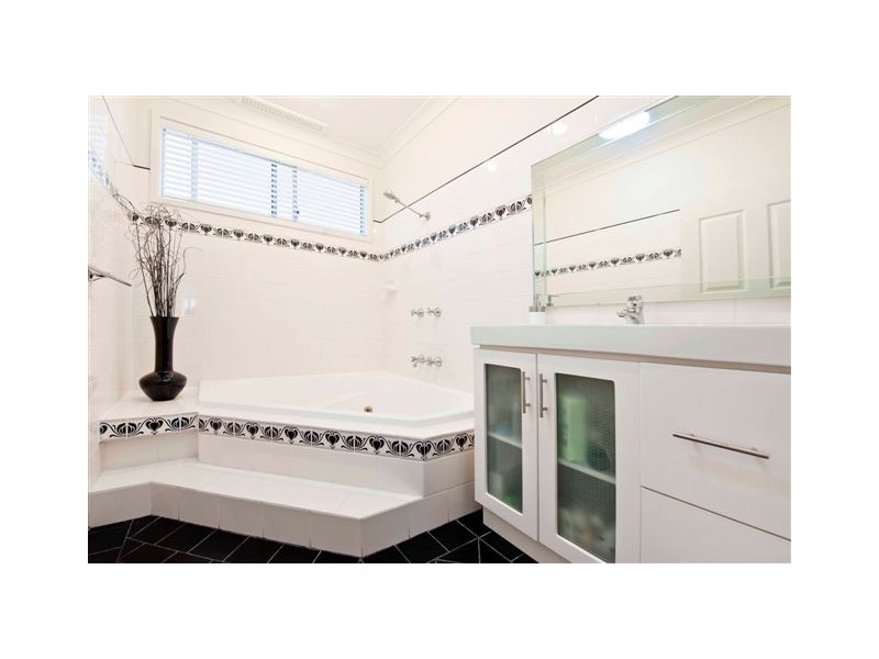 Caves Beach NSW 2281