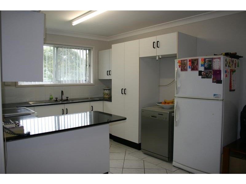 2 Civic Avenue, Caves Beach NSW 2281