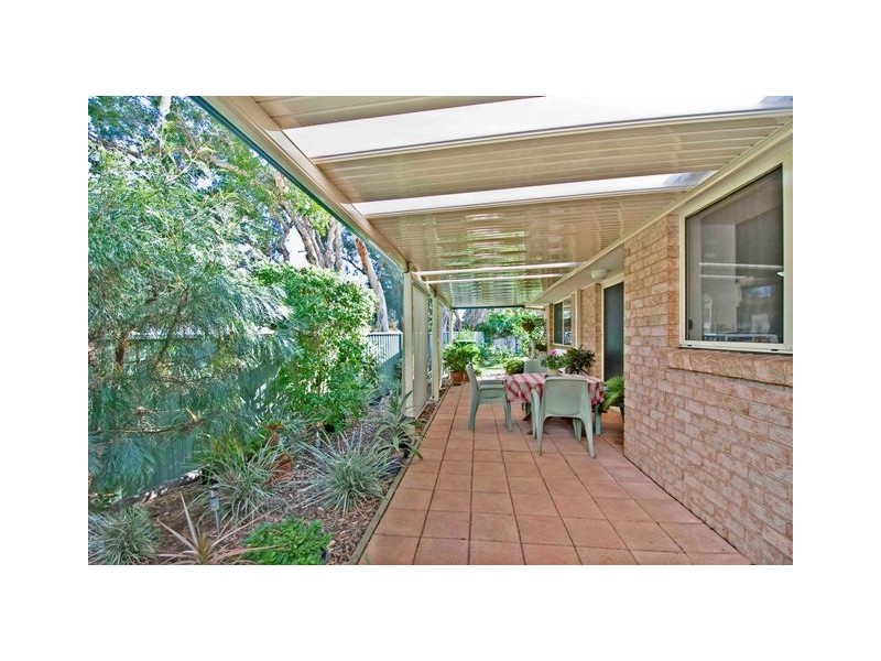 29 Cams Boulevarde, Summerland Point NSW 2259