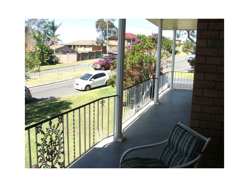 50 Park Avenue, Caves Beach NSW 2281