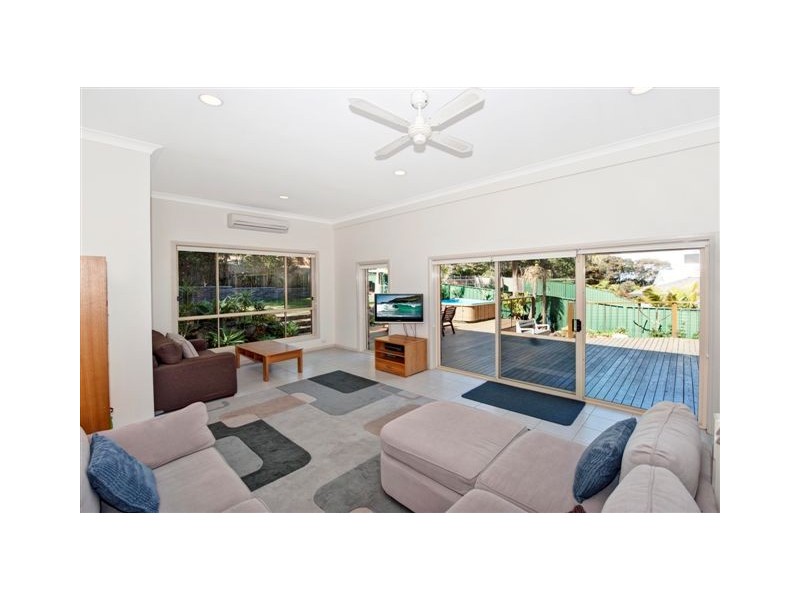 Caves Beach NSW 2281