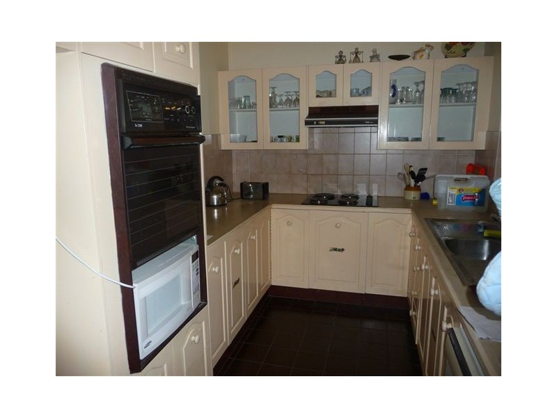 10 Yerambla Close, Eleebana NSW 2282