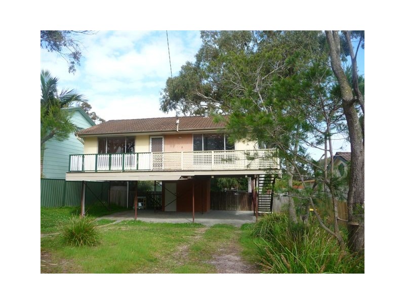 35 Dale Avenue, Chain Valley Bay NSW 2259