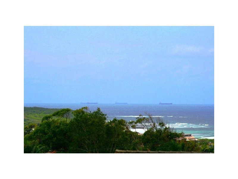 12 Scenic Drive, Caves Beach NSW 2281