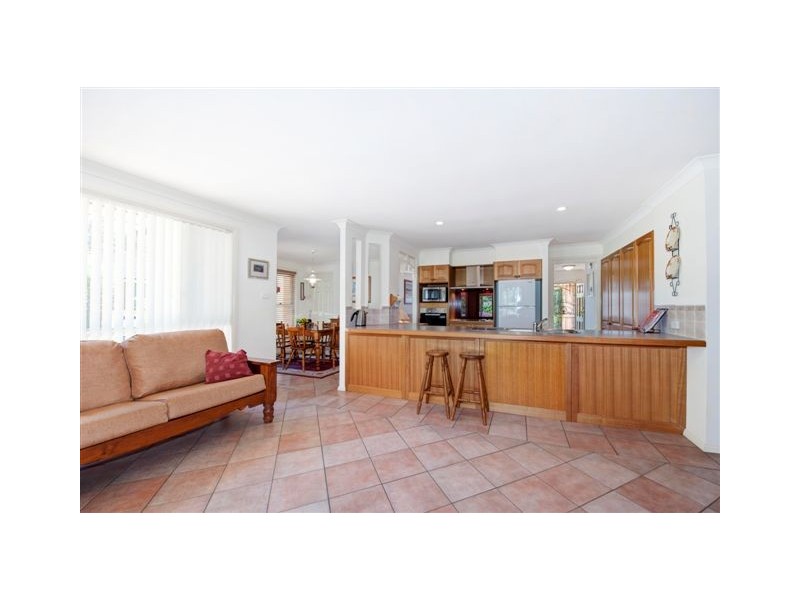 83 Silky Oak Drive, Caves Beach NSW 2281