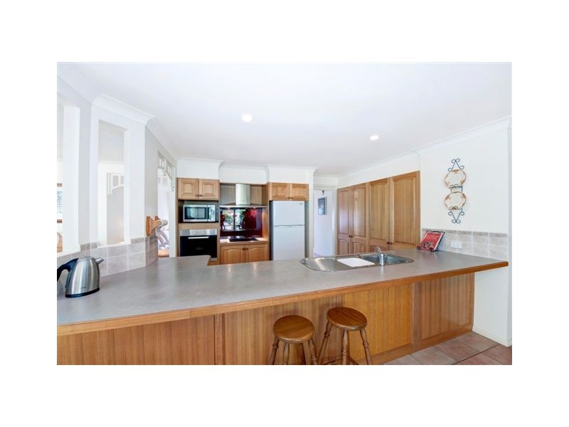 83 Silky Oak Drive, Caves Beach NSW 2281