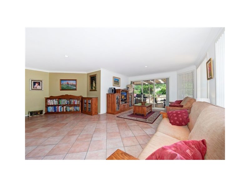 83 Silky Oak Drive, Caves Beach NSW 2281