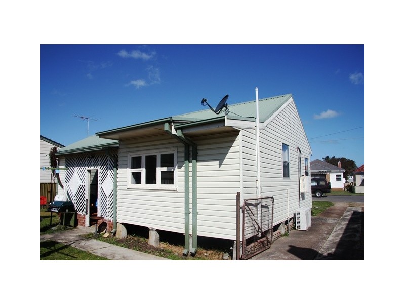 Blacksmiths NSW 2281