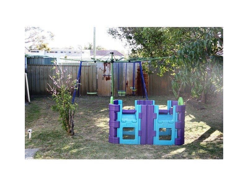 Blacksmiths NSW 2281