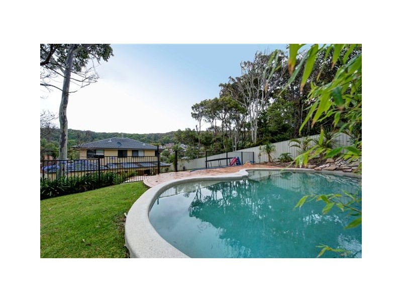 12 Copper Valley Close, Caves Beach NSW 2281